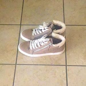 New New, booties/sneakers (11)💕🌸NWOT 💕